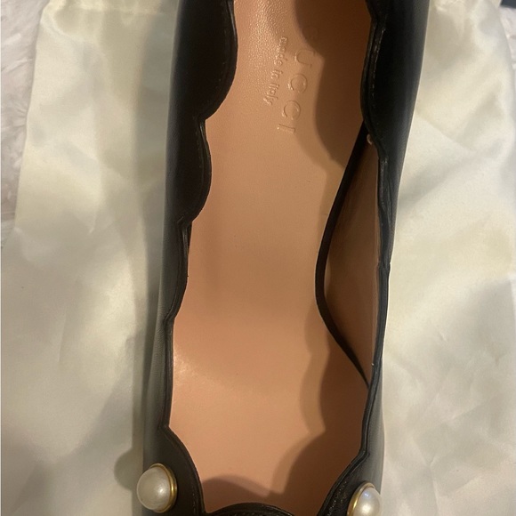 NWOT Gucci Black Scalloped Leather Willow Pearl Embellished Block heel Pumps - Picture 15 of 15